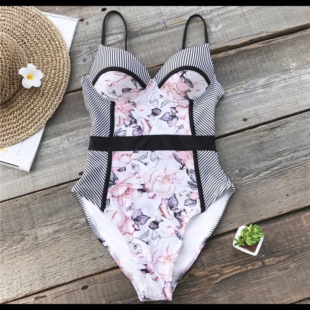 New One piece swimsuit